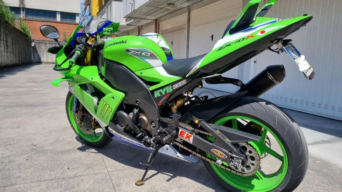 Kawasaki Ninja 1000 ZX-10R (2004 - 05)  (3)