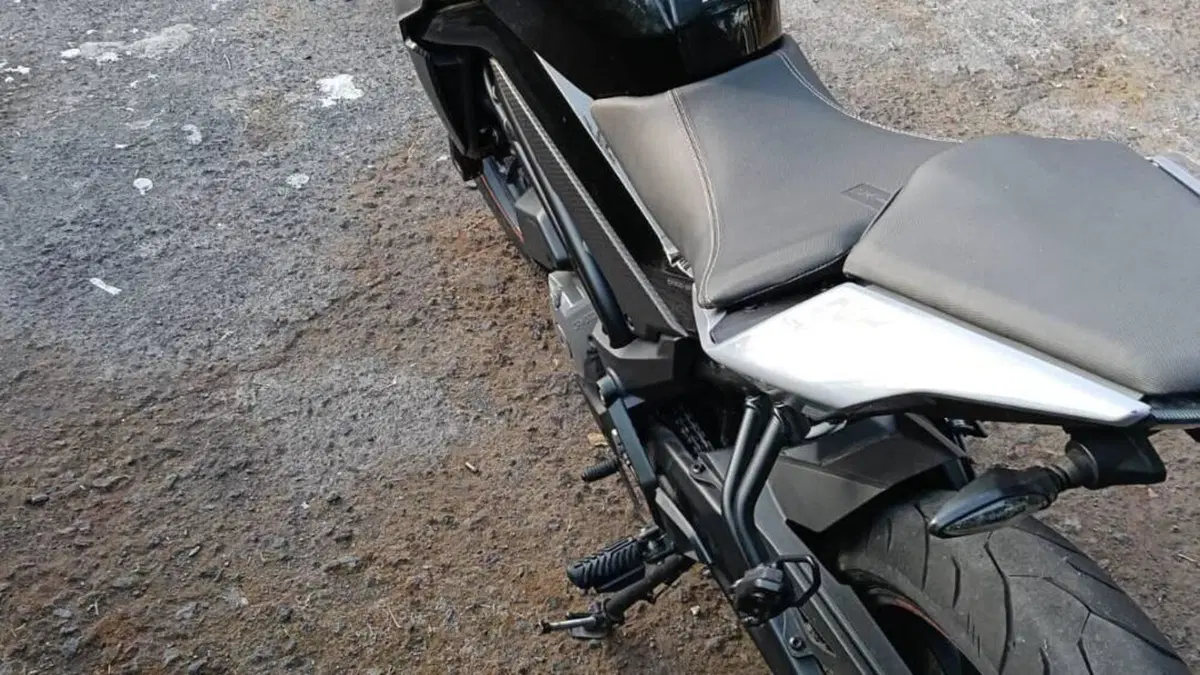 CFMOTO 300NK (2021 - 26)  (7)