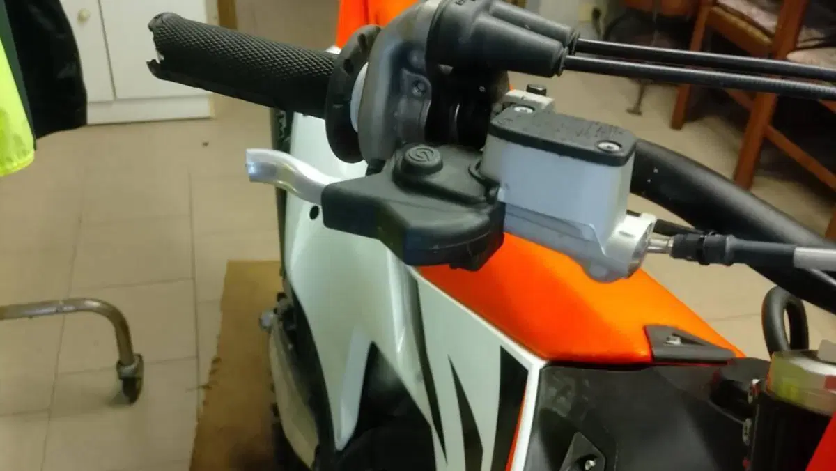 KTM 250 SX-F (2024)  (5)