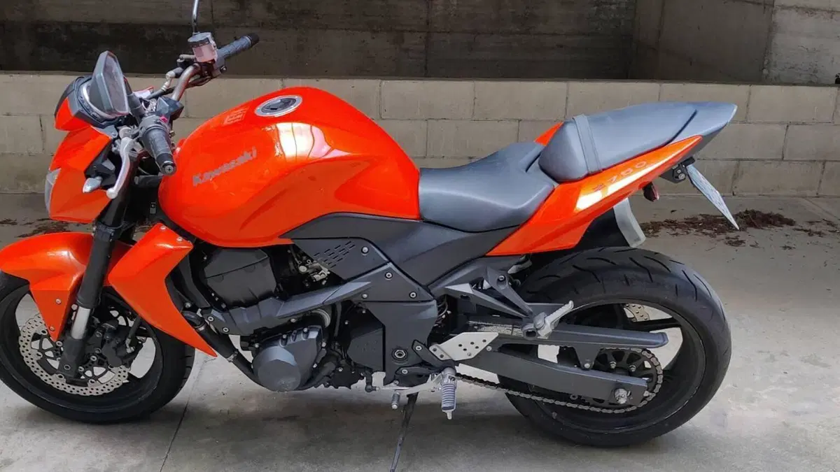 Kawasaki Z 750 (2007 - 14)  (4)