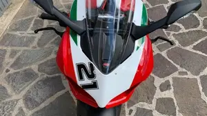 Ducati Panigale V2 Bayliss 1st Championship 20th Anniversary (2021 - 24)  (4)