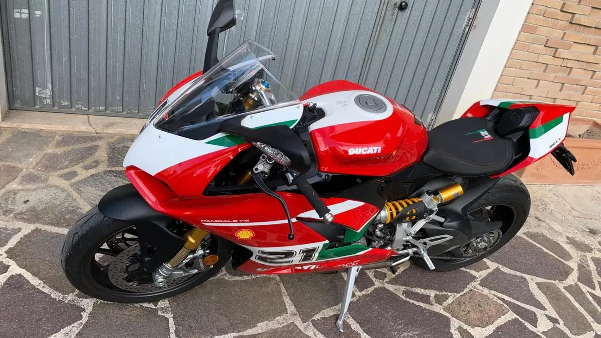 Ducati Panigale V2 Bayliss 1st Championship 20th Anniversary (2021 - 24)  (6)