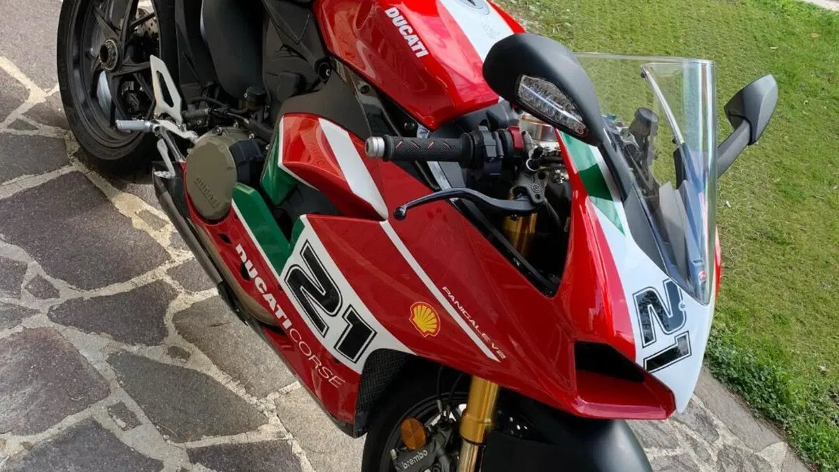Ducati Panigale V2 Bayliss 1st Championship 20th Anniversary (2021 - 24)  (7)