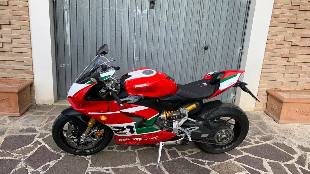Ducati Panigale V2 Bayliss 1st Championship 20th Anniversary (2021 - 24)  (8)
