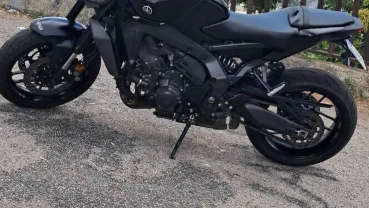 Yamaha MT-09 Y-AMT (2024 - 26)  (4)