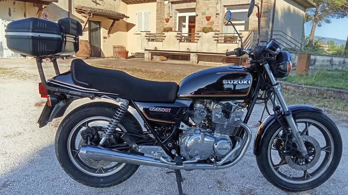 Suzuki   (2)