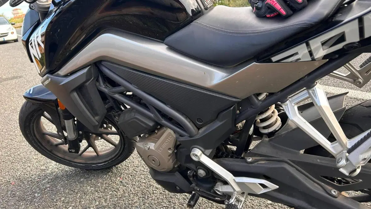 CFMOTO 300NK (2021 - 26)  (4)
