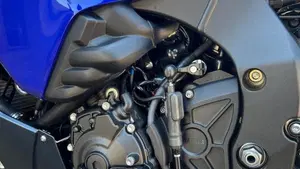 Yamaha YZF R1 (2020 - 25)  (9)