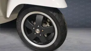 Vespa GTS 300 (2010 - 14)  (5)