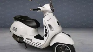 Vespa GTS 300 (2010 - 14)  (3)