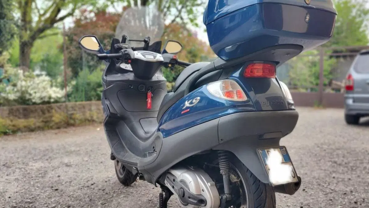 Piaggio X9 500 Evolution  (3)