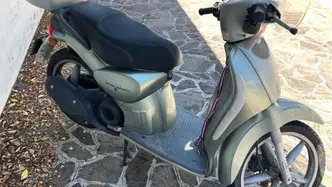 Aprilia Scarabeo 50 I.E Ditech (2001 - 04) usata