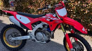 Honda CRF 450R (2023) 