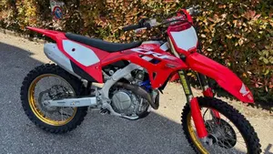Honda CRF 450R (2023)  (2)