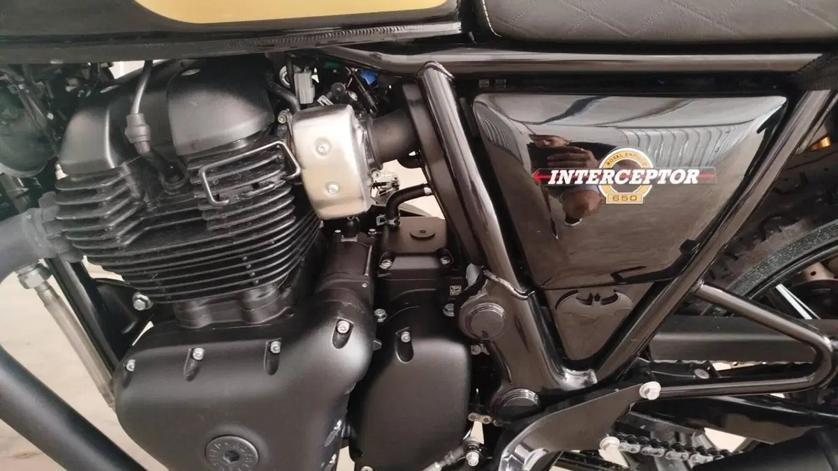 Royal Enfield Interceptor 650 (2021 - 26)  (6)