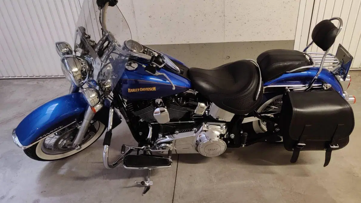 Harley-Davidson 1690 Deluxe (2016 - 17) - FLSTN 