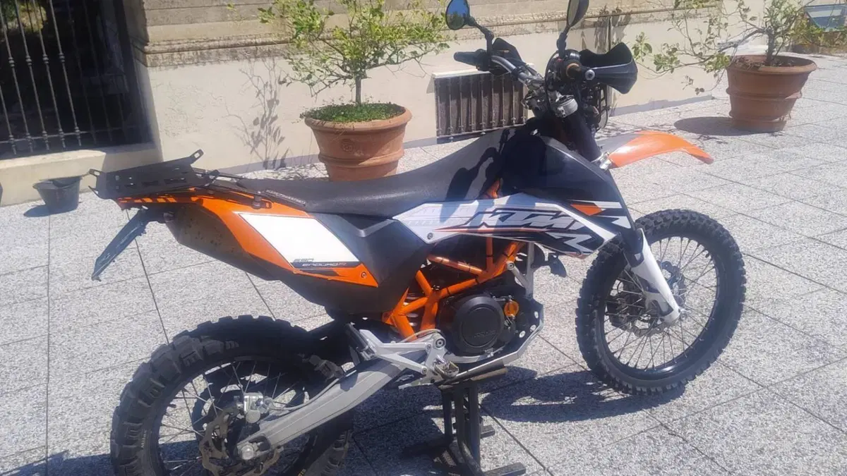 KTM 690 Enduro R (2009 - 11)  (2)