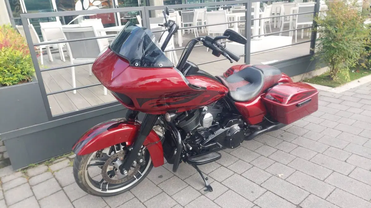 Harley-Davidson 107 Road Glide (2017) - FLTRX  (6)
