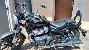Royal Enfield Super Meteor 650 (2023 - 26)  (2)