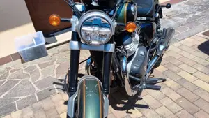 Royal Enfield Super Meteor 650 (2023 - 26)  (3)