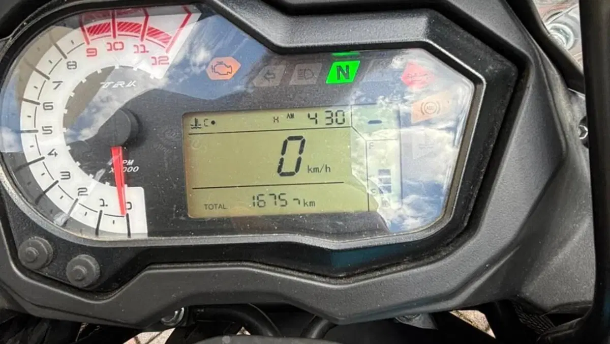 Benelli 502 C (2019 - 20)  (4)