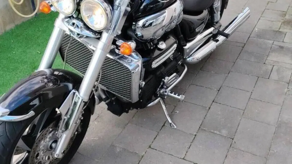 Triumph Rocket 3 Classic (2006 - 11) 