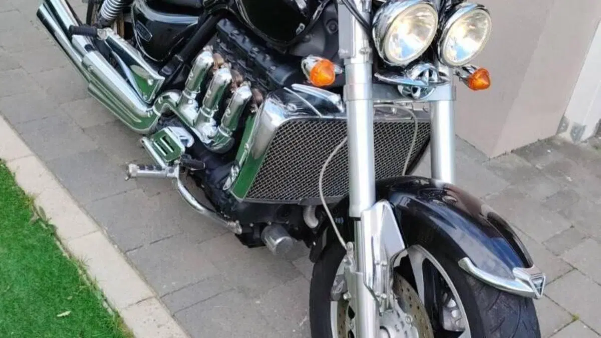 Triumph Rocket 3 Classic (2006 - 11)  (2)