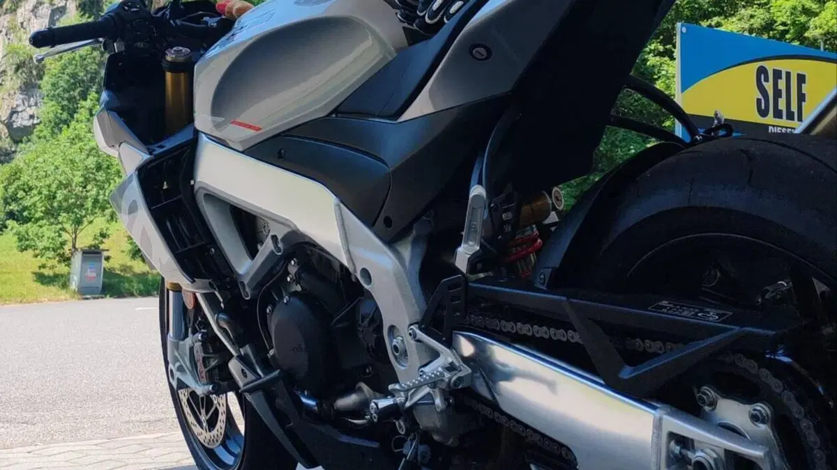 Aprilia Tuono V4 (2021 - 24)  (9)