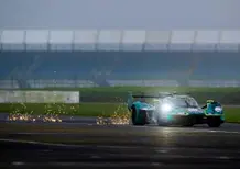 Aston Martin Valkyrie a rischio incendio: ma serve fare sei cose nello stesso istante