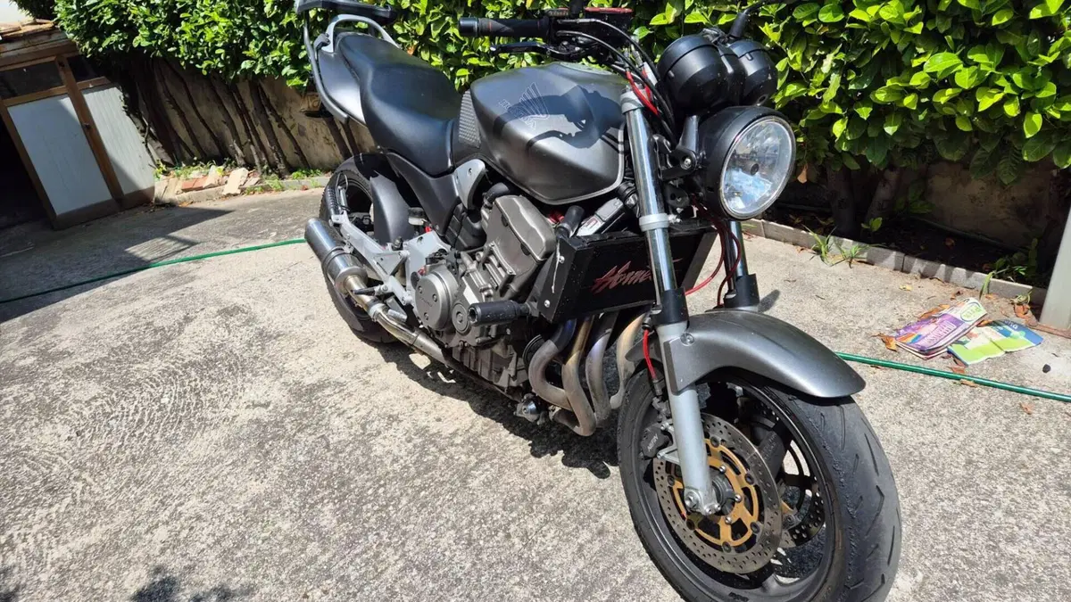 Honda Hornet 900 