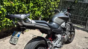 Honda Hornet 900  (2)