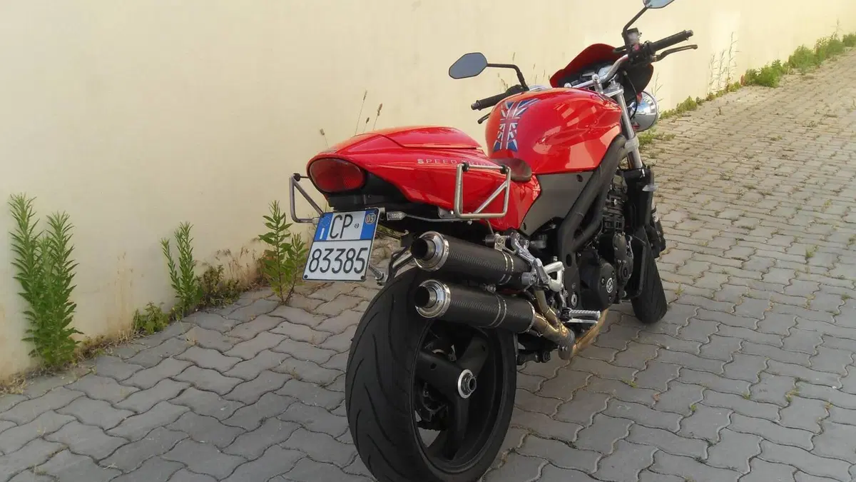 Triumph Speed Triple 955 (2002 - 04)  (6)