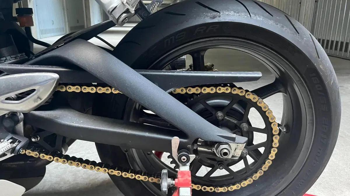 Triumph Street Triple (2007 - 12)  (9)