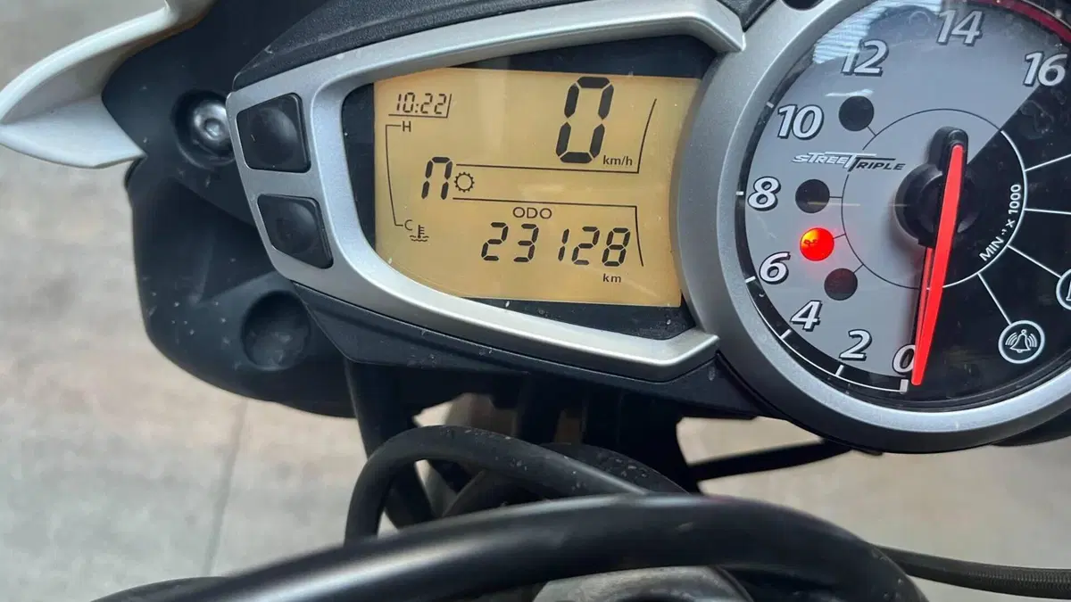 Triumph Street Triple (2007 - 12)  (10)
