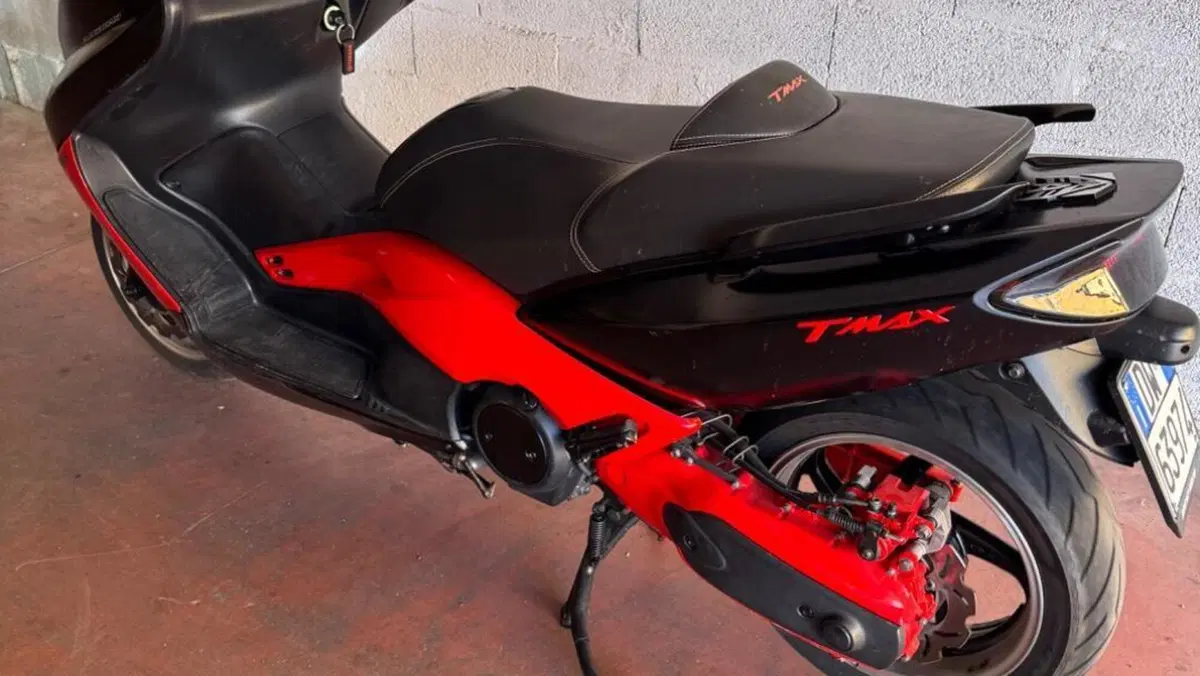Yamaha T-Max 500 Black Max (2006 - 07)  (2)