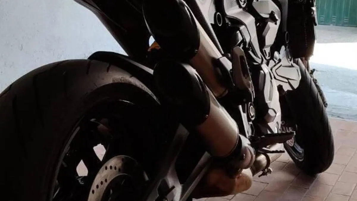 Ducati Monster 937 + (2021 - 25)  (2)