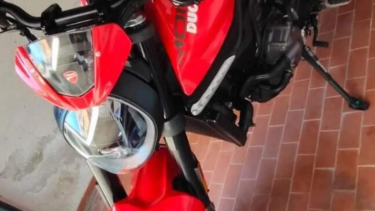 Ducati Monster 937 + (2021 - 25)  (3)