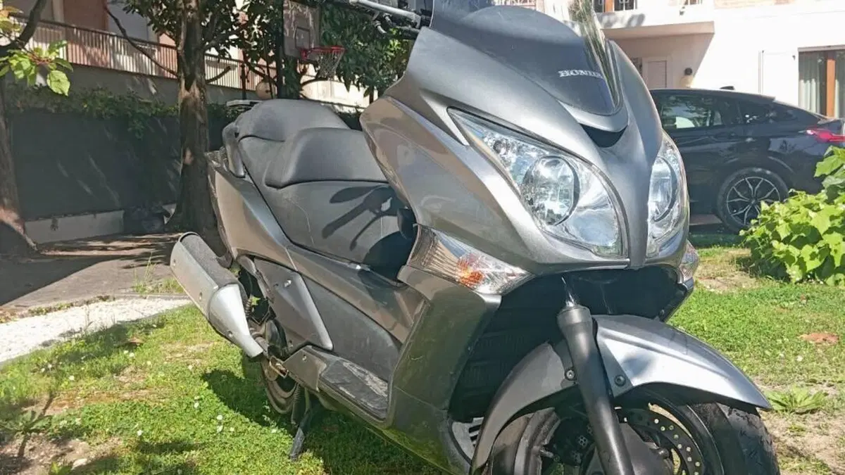 Honda Silver Wing 400 (2006 - 09)  (2)