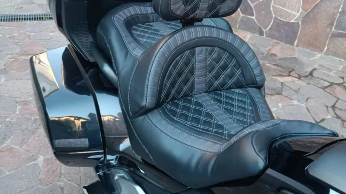 Honda GL 1800 Gold Wing Tour DCT (2021)  (4)