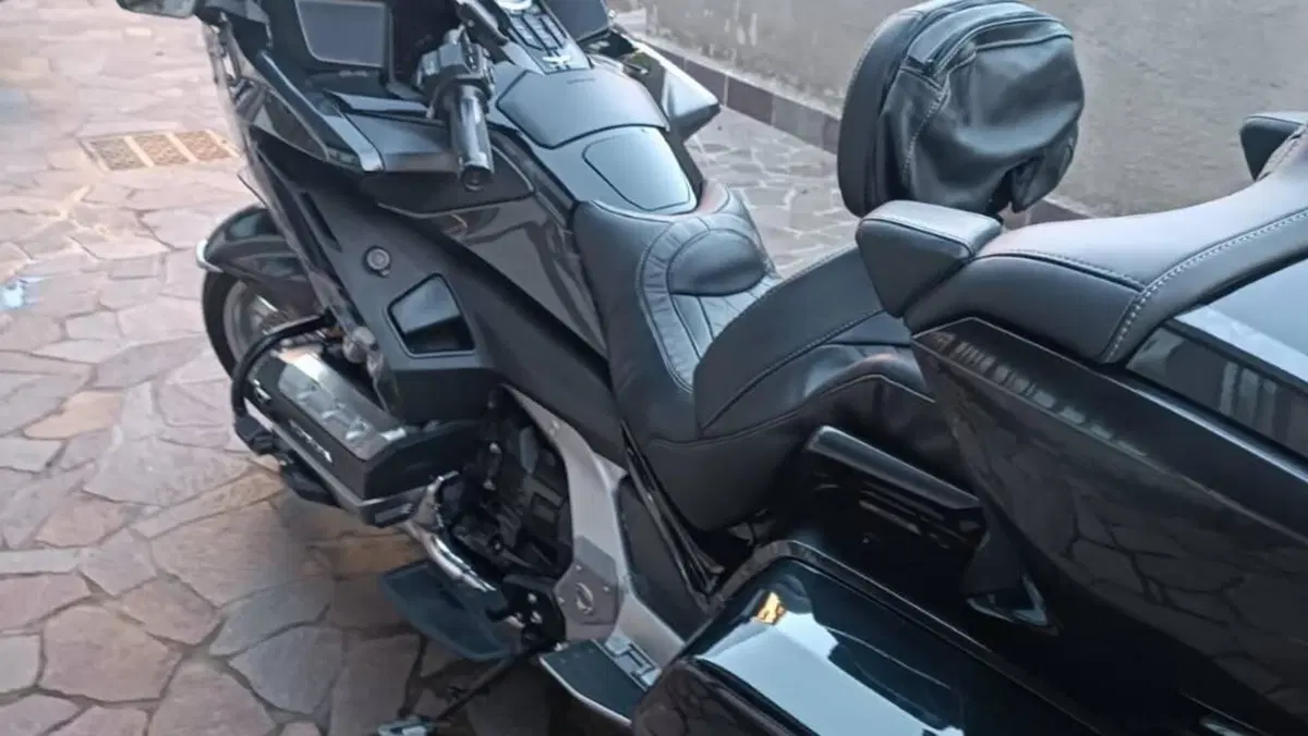 Honda GL 1800 Gold Wing Tour DCT (2021)  (5)