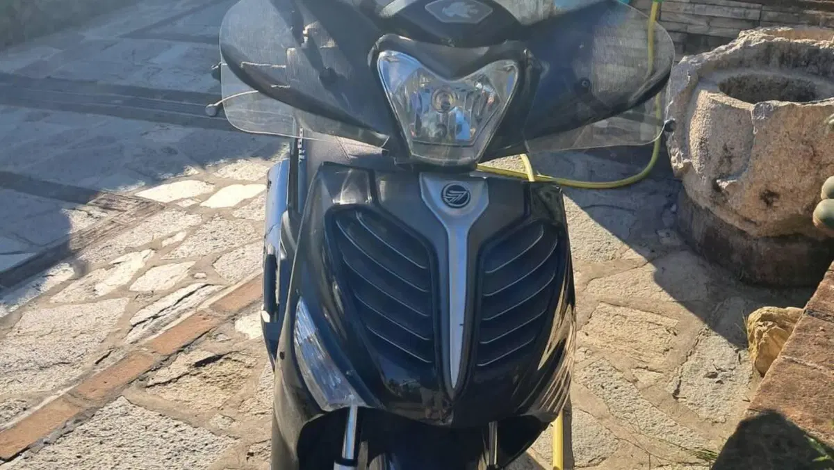 Keeway Motor Logik 125i (2013 - 17)  (3)