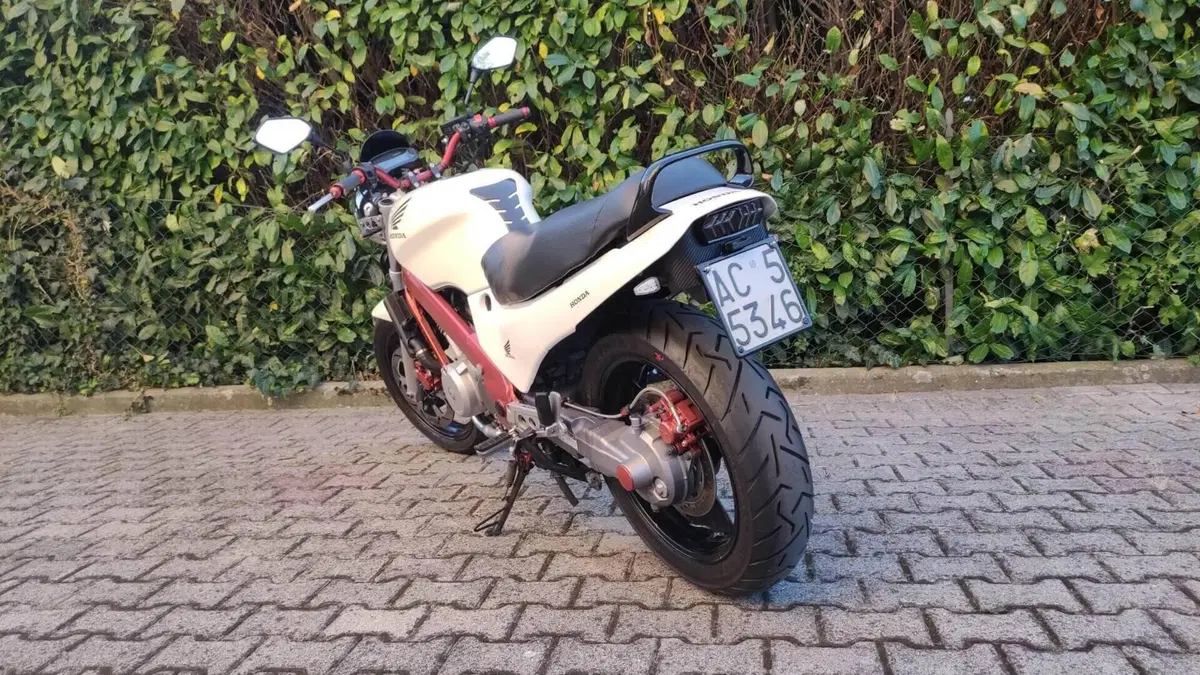 Honda NTV 650 R (1994 - 98)  (4)