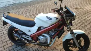 Honda NTV 650 R (1994 - 98)  (2)