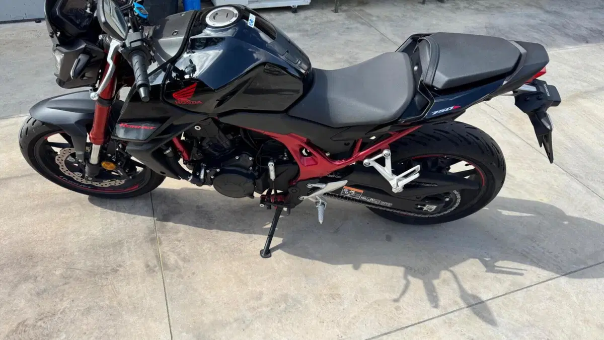 Honda CB 750 Hornet (2023 - 24)  (3)