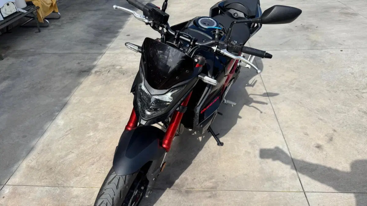Honda CB 750 Hornet (2023 - 24)  (4)