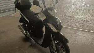 Honda SH 150i (2009 - 12)  (2)