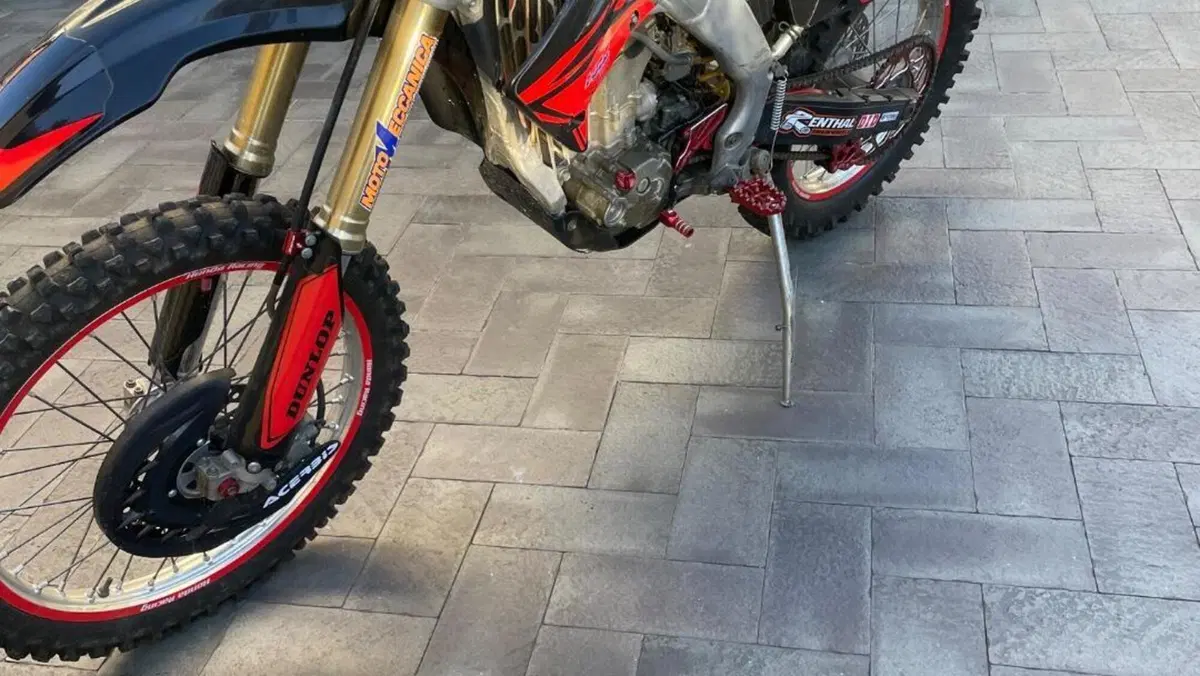 Honda CRF 250R (2005)  (2)