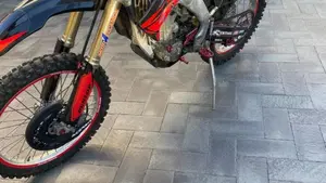Honda CRF 250R (2005)  (2)