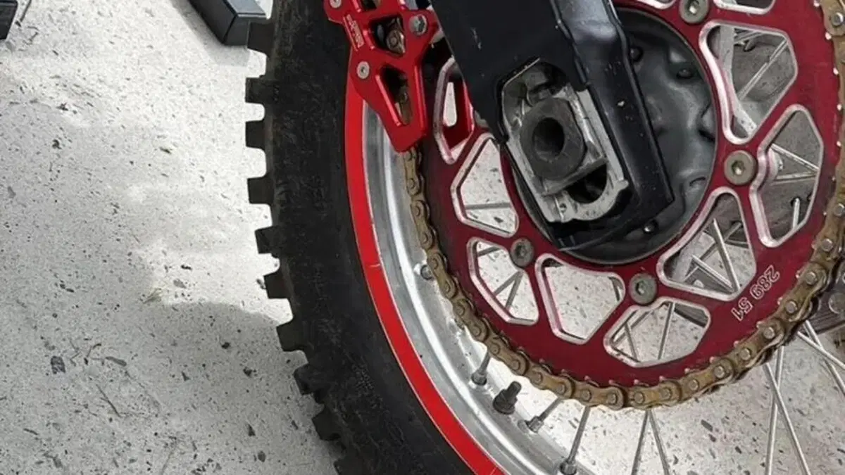 Honda CRF 250R (2005)  (4)