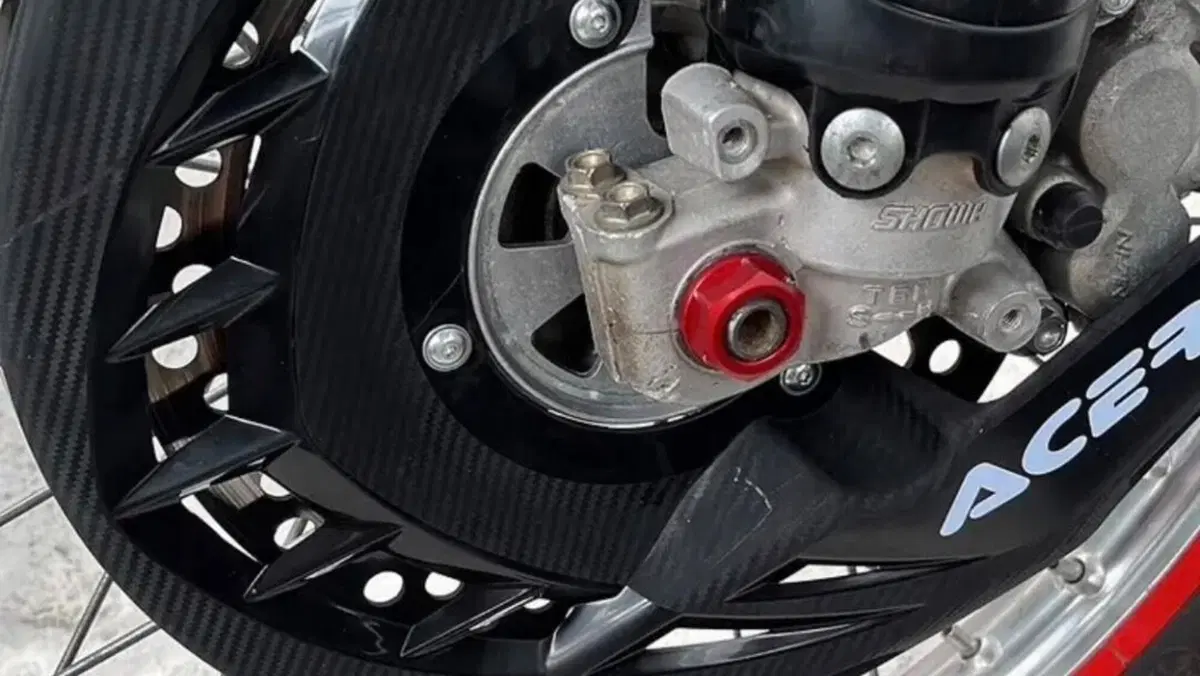 Honda CRF 250R (2005)  (5)